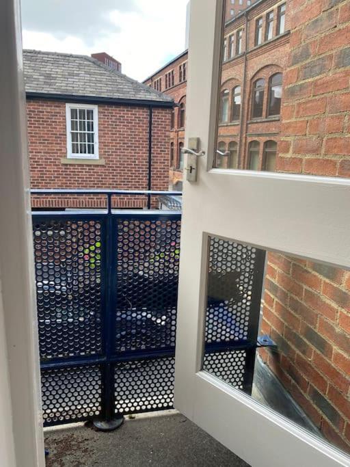Central Leeds Townhouse With Private Roof Garden Sleeps 4 Экстерьер фото